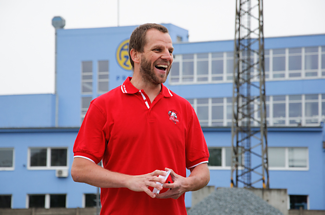 Lukáš Galvas na autogramiádě HC Olomouc.