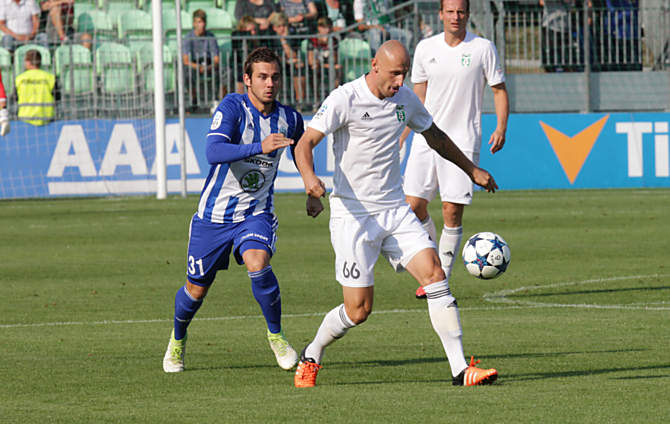 Pokud chce Sigma v Karviné ovládnout střed pole, silou to přes Petera Janečku určitě nepůjde. Bude to chtít  chytrost a rychlost...
