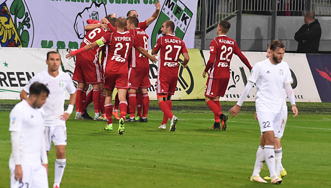 Sigma Olomouc se v Karviné radovala z gólu celkem pětkrát. Dvakrát se trefil Tomáš Zahradníček.