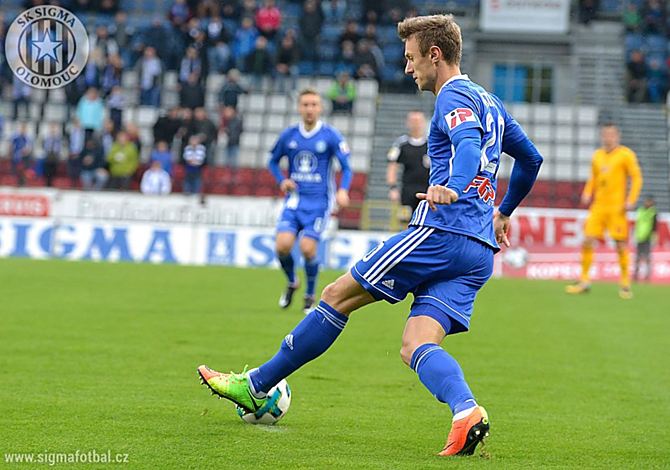 Rodák z Dolní Dobrouče u Ústí nad Orlicí a odchovanec Sigmy Olomouc je v nominaci ČR na kvalifikační duely proti Ázerbájdžánu a San Marinu. 