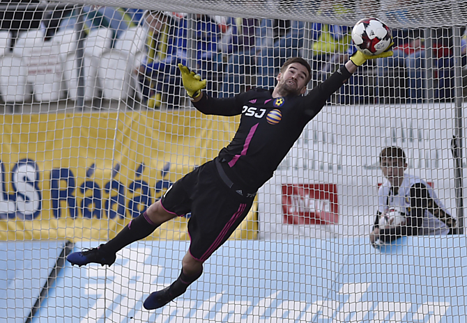 Brankář Jihlavy Jan Hanuš dělal nemožné...Nakonec ale kapituloval.