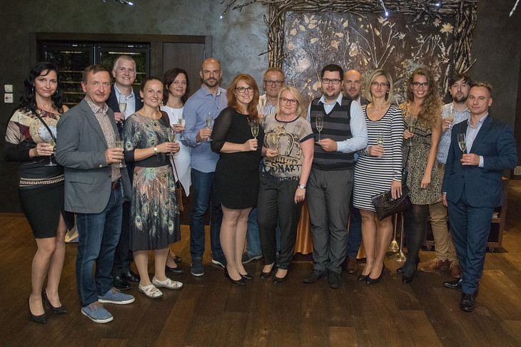 Velkou výhodou partnerství je možnost pozvat na divadelní představení a večeři své hosty či obchodní partnery.