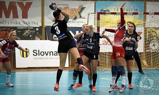 Házenkářky DHK ZORA Olomouc přivítají po reprezentační pauze na domácí palubovce Sokol Písek.