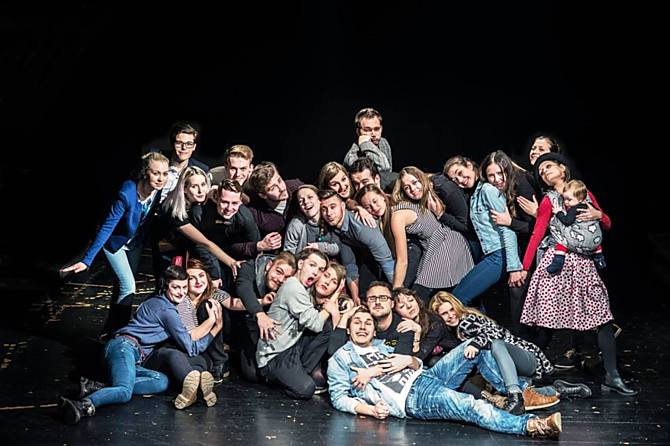 Členy spolku Nabalkoně spojují pevná přátelství, společný náhled na umění a názor, že každý talentovaný člověk může dostat šanci na rozvíjení svého zájmu a schopností.