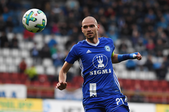 Kapitán SK Sigma Olomouc Michal Vepřek dovedl Sigmu k dalšímu vítězství. Hanáci porazili doma ve 14. kole HET ligy Zlín 2:0.