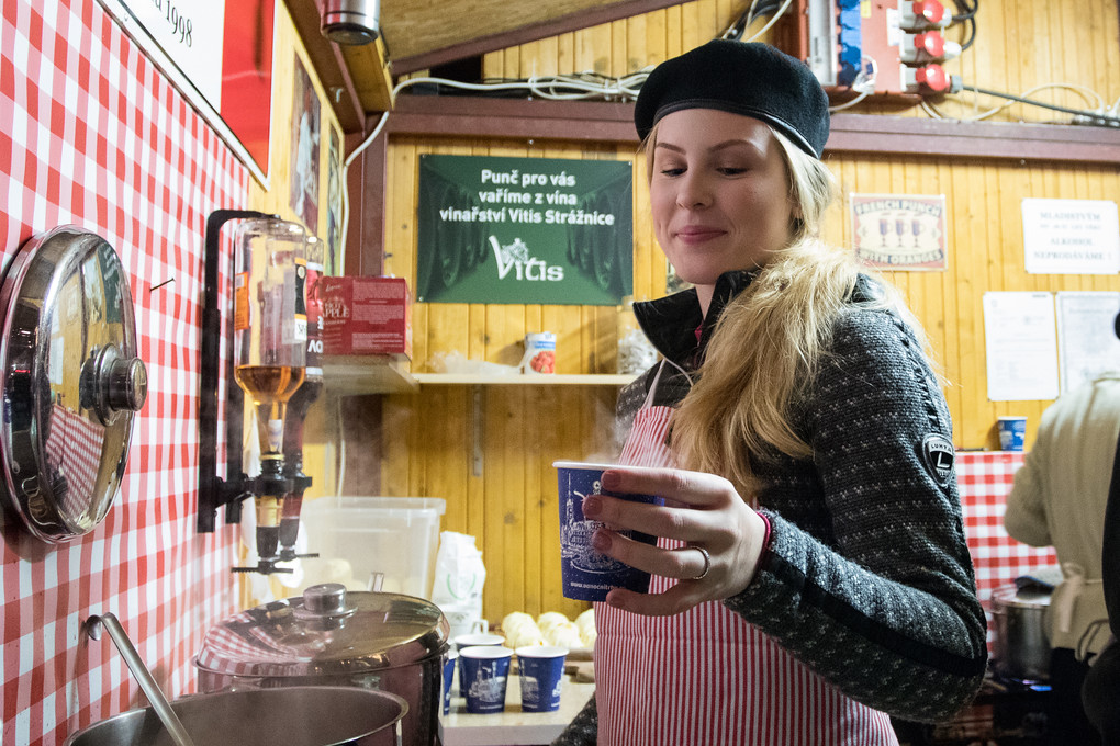 Punč poteče proudem až do Vánoc.