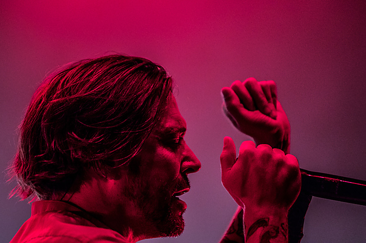 KONCERT ROKU. Na Korunní pevnůstce vystoupili legendární kanadští punkeři Billy Talent. A fanoušci si je opravdu vychutnali. Areál praskal ve švech a tisíce hlasů zpívaly notoricky známé hity spolu s kapelou.