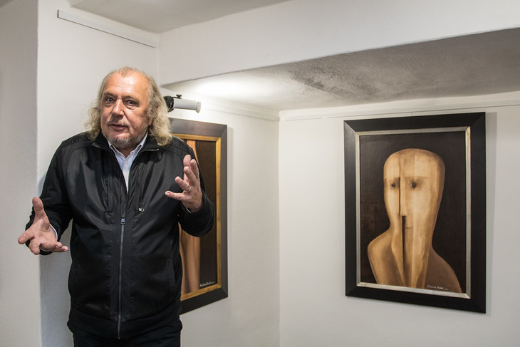 KODET V OLOMOUCI. Vzácné setkání. V Galerii Skácelík jsme měli možnost pohovořit s malířem Kristianem Kodetem, který tu měl velkou výstavu.