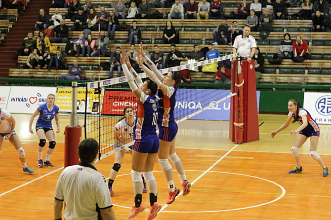 Volejbalistky VK UP v sobotu doma přejely Přerov a teď mají pro změnu Šternberk.