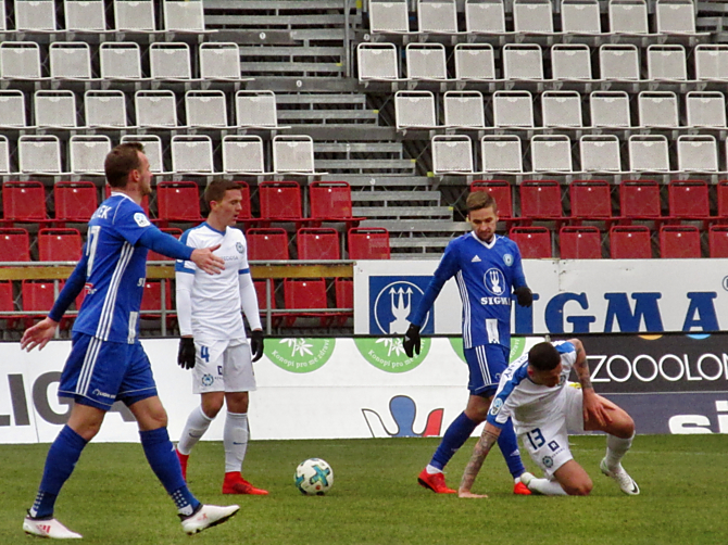 David Houska zastavil akci Slovanu jen za cenu faulu na Potočného. Slovan Sigmu v generálce zdolal 2:1.