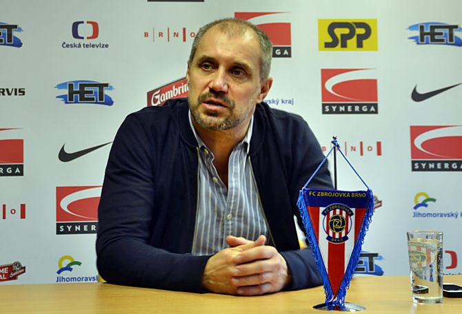 Bývalý kouč Sigmy Roman Pivarník povede Zbrojovku do duelu s Olomoucí. Brno potřebuje body k záchraně.