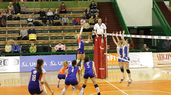 Vysokoškolačky hostí v sobotu Agelky.