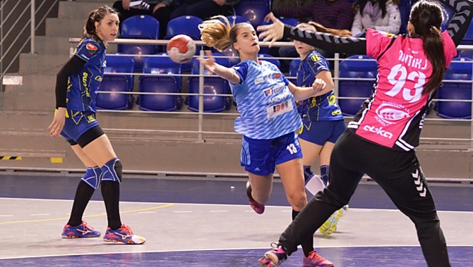 DHK ZORA Olomouc prohrála v Michalovcích těsně 28:29.