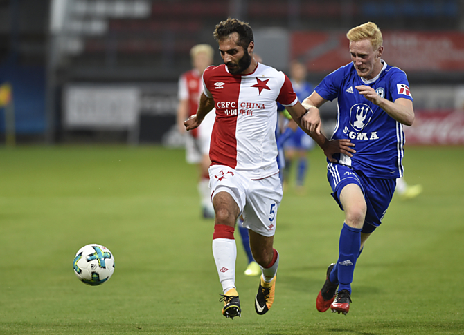 Portugalec Danny zatím neplní předpoklady a není hvězdou ligy. Tou je spíše stoper Hanáků Václav Jemelka. Uspěje Sigma na Slavii?