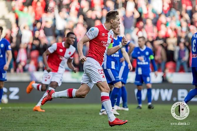 Útočník Milan Škoda v 75. minutě vyrovnal a strhnul červenobílou lavinu. Domácí přidali další dvě branky a zdolali Sigmu 3:1.