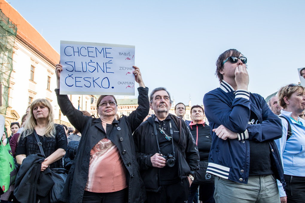 Nechceme premiéra, který je trestně stíhaný, znělo z úst mnoha řečníků i samotných demonstrantů.