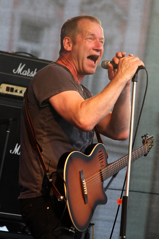 Králem Olomouckého Majálesu bude zpěvák David Koller.