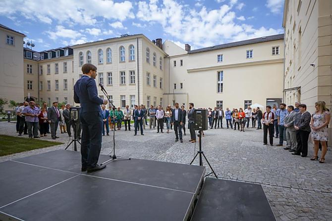 Křížkovského 10. Právě tady se konalo slavnostní přestřižení pásky...
