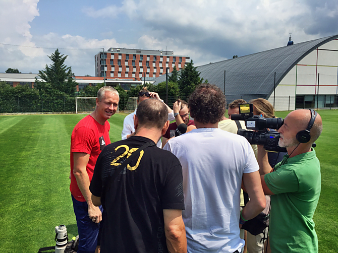 Václav Jílek měl na startu přípravy dobrou náladu. Ocenil početné osazenstvo mediálních pracovníků...