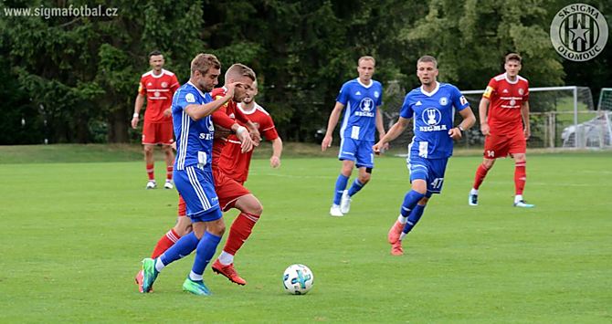 V dopoledním zápase vedla Sigma nad Třincem 2:0, ten ale třemi góly skóre otočil.