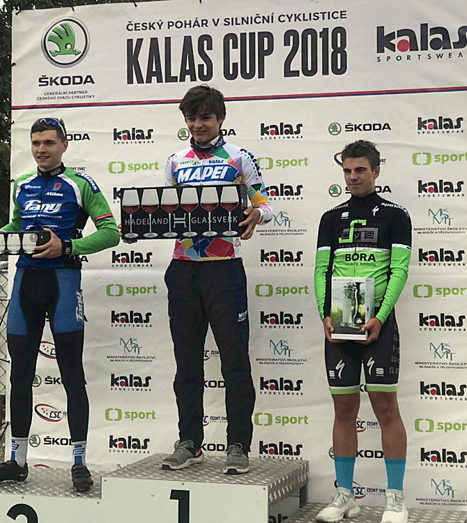Pavel Bittner vítěz ČP 2018 s trofejí posledního závodu v Žídovicích.