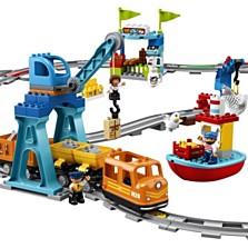 Lego Duplo Nákladní vlak (2799 korun)