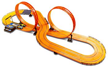 Závodní dráha Hot Wheels 632 cm s adaptérem (2599 korun)